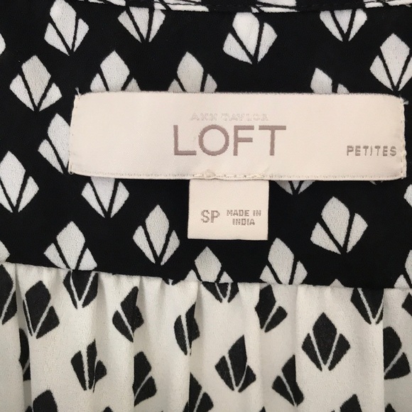 LOFT Black White Geo Print Henley Blouse Cap Sleeve Lightweight Top SP - Picture 11 of 13